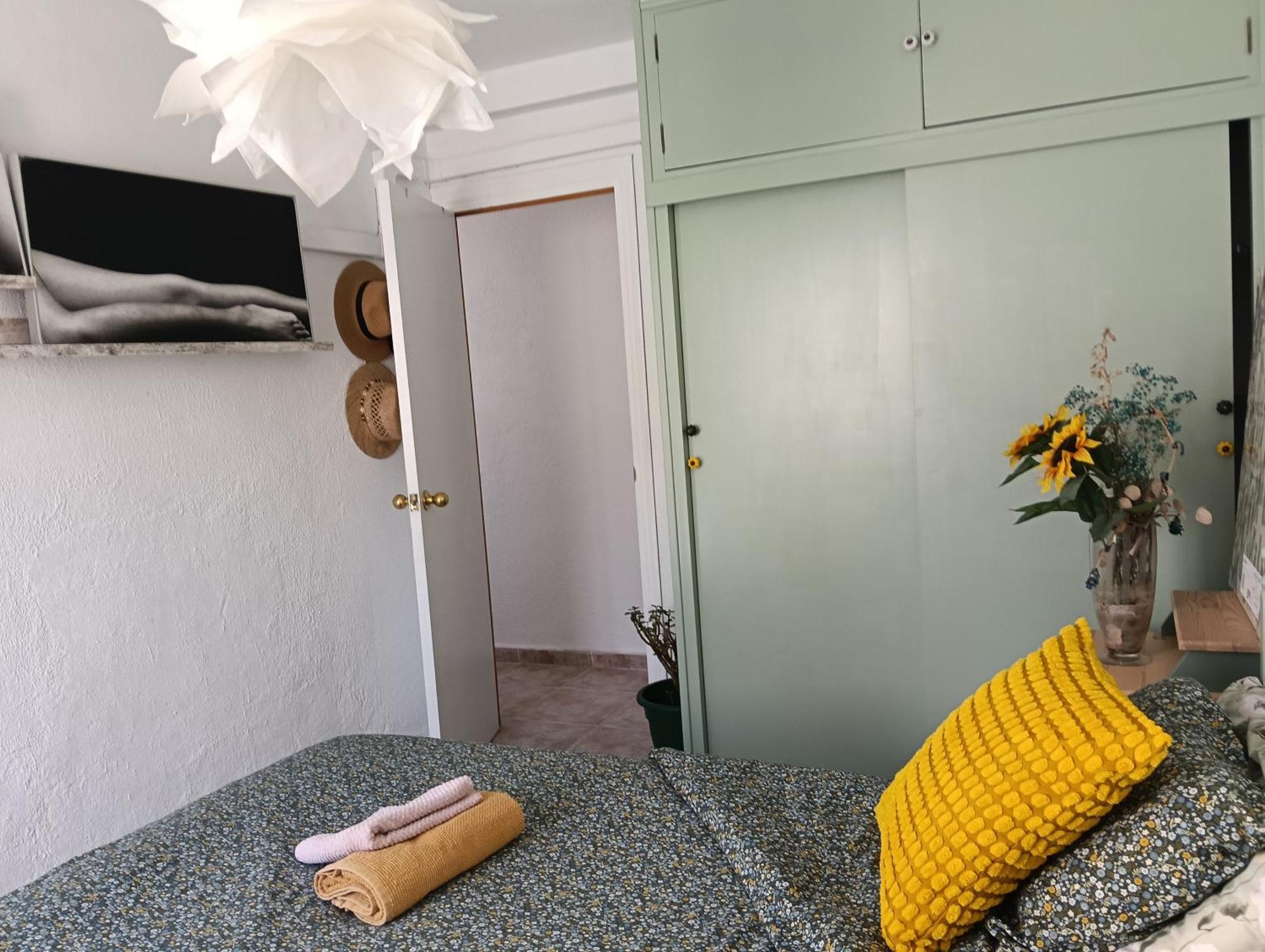 בנאלמדנה Coty'S Beach, Habitaciones En Casa Compartida מראה חיצוני תמונה